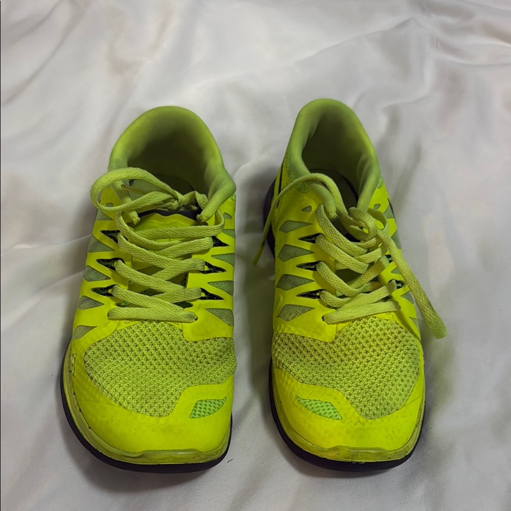 Nike Yellow/Highlighter Sneakers Lightweight Breathable Design